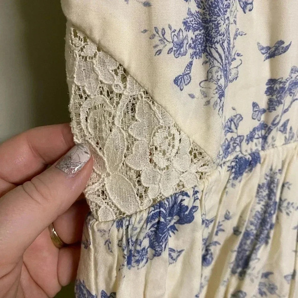 Disney Cinderella Dress Size Small Sleeveless Fit Flare Floral Lace Cut Out - Picture 3 of 9